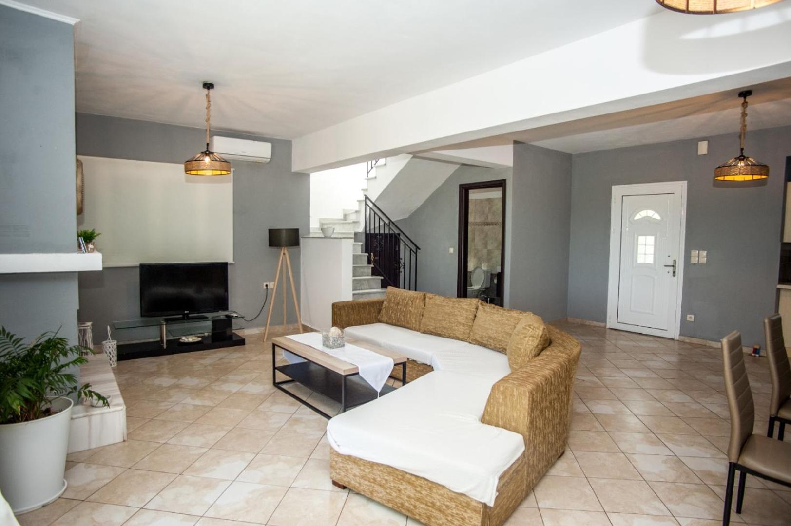 Gravanis Ir Home Pesadha Exterior photo