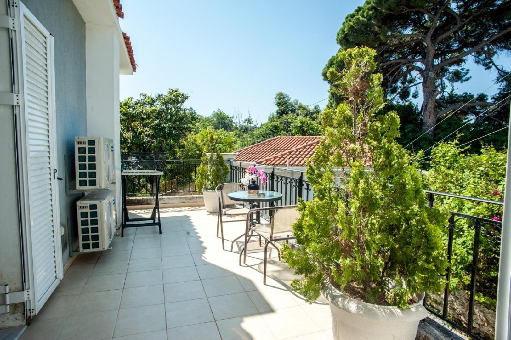 Gravanis Ir Home Pesadha Exterior photo